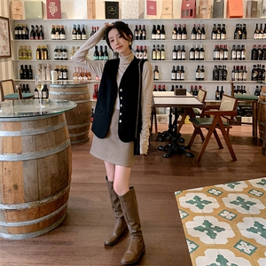 2025秋冬百搭时尚简约圆角马甲大衣图片