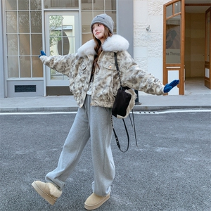 时髦毛绒系狐狸毛领皮草拼接羽绒服女2025冬季新款短款保暖外套图片
