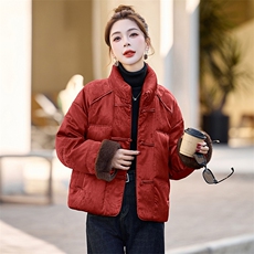 新中式国风短款羽绒服女2024冬新款减龄漂亮洋气黄色盘扣保暖外套，女装羽绒服，伊仟回
