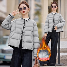 黄色时尚立领短款羽绒服女2025冬季新款宽松百搭超好看白鸭绒外套，女装羽绒服，余墨