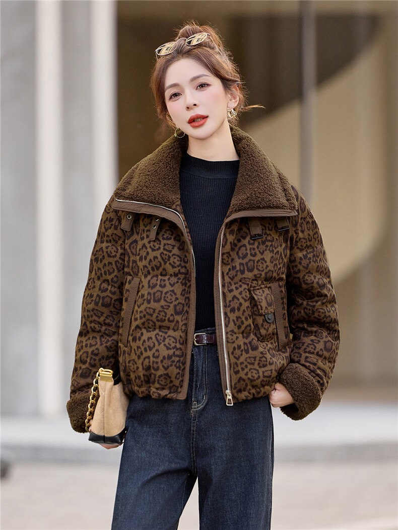 豹纹羊羔毛翻领短款羽绒服女2025冬季新款白鸭绒加厚保暖,女装羽绒服,余墨