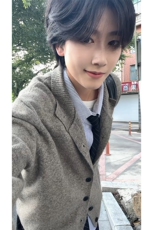视频图A2339特P52-现货数据款老钱风立领针织衫外套男纯色毛衣，男装针织衫/毛衣，电商B241