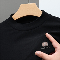 黑色