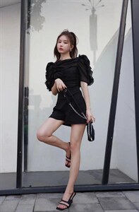 千金小姐的一套Look图片