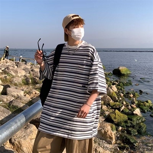 2025夏季ins潮青春圆领短袖气质男时尚T恤 T8106图片