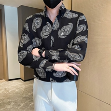 黑色