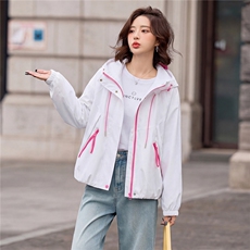 2026年春季新款女士马卡龙色风衣外套，女装短外套，依路服饰