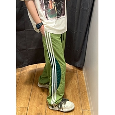草绿色