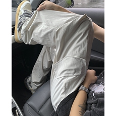 米白色