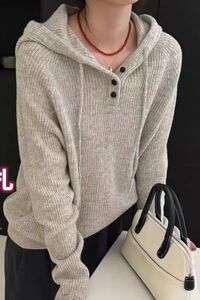 2025年秋季新款女士百搭三扣元宝针针织连帽衫图片