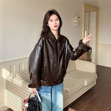新款~~咖色短款皮衣外套W674P175K288，女装短外套，2C209