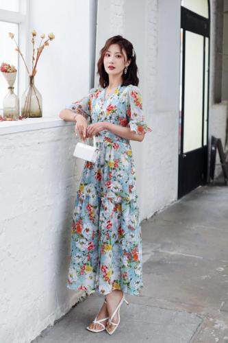 碎花雪纺连衣裙，女装连衣裙，咔蒂妮