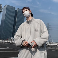 灰色