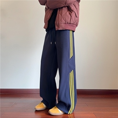 深蓝色