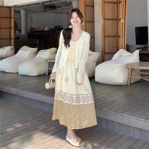 法式复古民族风吊带裙两件套女夏季防晒针织开衫气质度假连衣裙图片