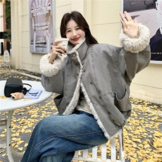灰色羊羔毛拼接牛仔派克服女2025年冬季新款韩系复古加绒加厚棉服，女装派克服，2C056