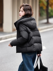 安可拉红休闲连帽短款羽绒服女2025冬季新款保暖面包服小个子外套，女装羽绒服，靓衣阁