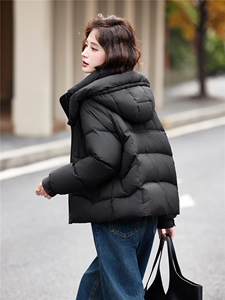 安可拉红休闲连帽短款羽绒服女2025冬季新款保暖面包服小个子外套图片