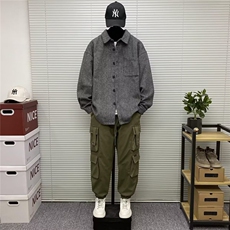 黑灰色