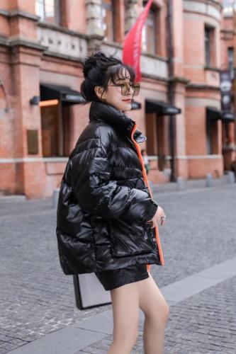 高档时尚羽绒服,女装羽绒服,卡菲莱