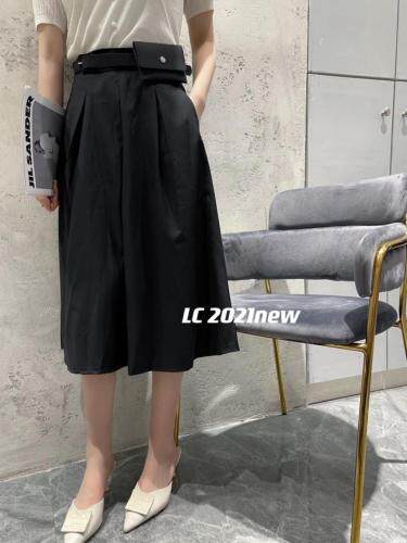夏季西装面料款伞裙显瘦包容性强夏季百搭单品，女装西装，LC裤子