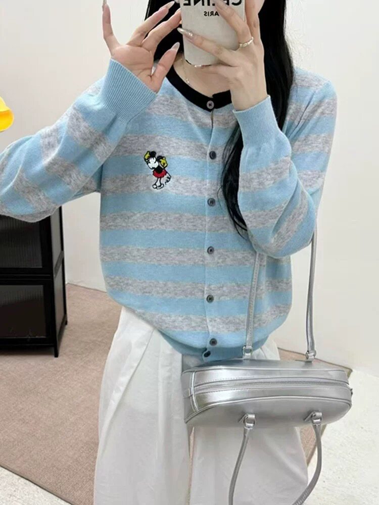 精纺6羊毛拼色刺绣条纹开衫图片