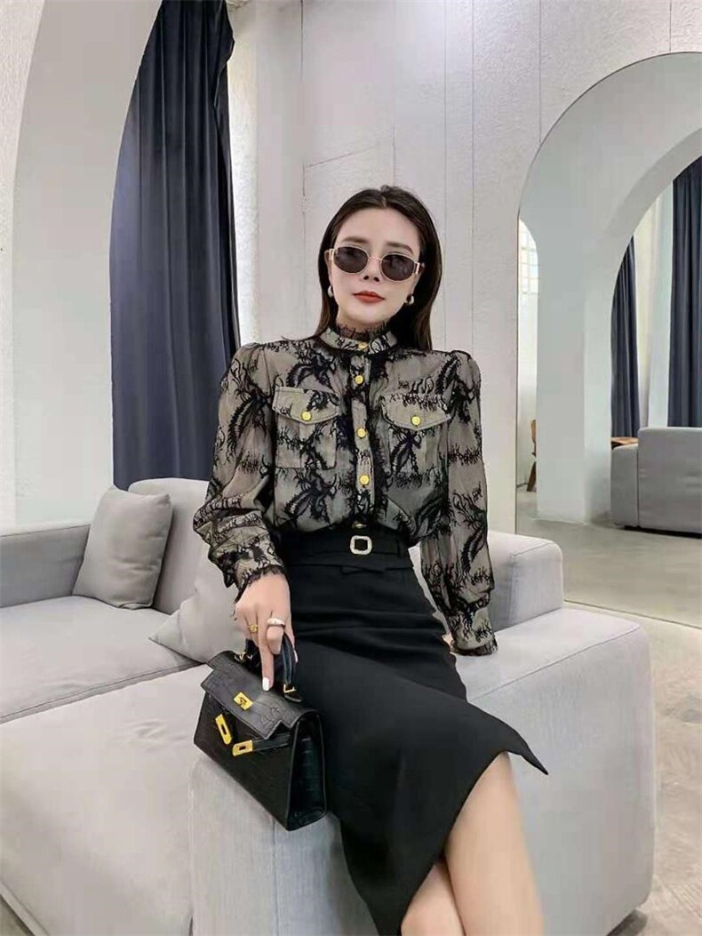 蕾丝上衣搭配修身包裙图片