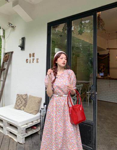 现货，粉色花连衣裙，女装连衣裙，dznkb