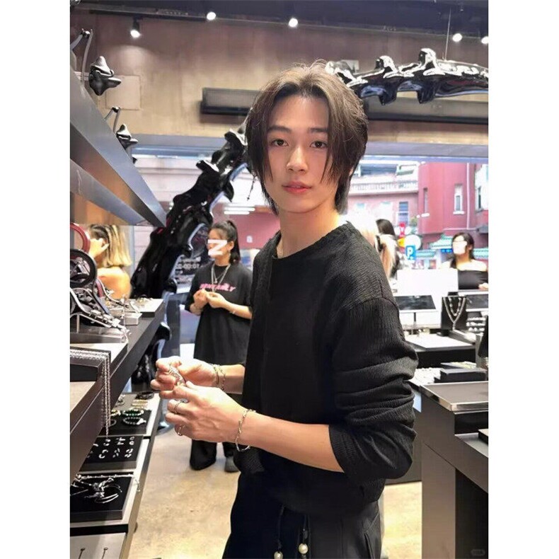 港风v领卫衣男春秋季条纹慵懒风肌理感宽松休闲内搭打底衫长袖t恤图片