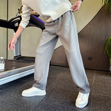 灰色