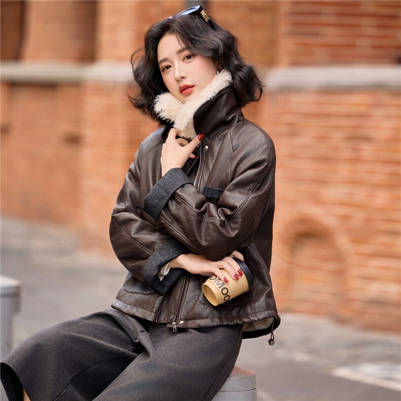 现货时尚洋气毛领短款皮衣女冬新款加绒加厚拼接气质皮衣外套，女装皮衣，跑量工厂店