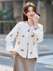 现货重工艺新款新中式春季刺绣提花设计感时尚气质减龄外套，女装短外套，韩美纤衣