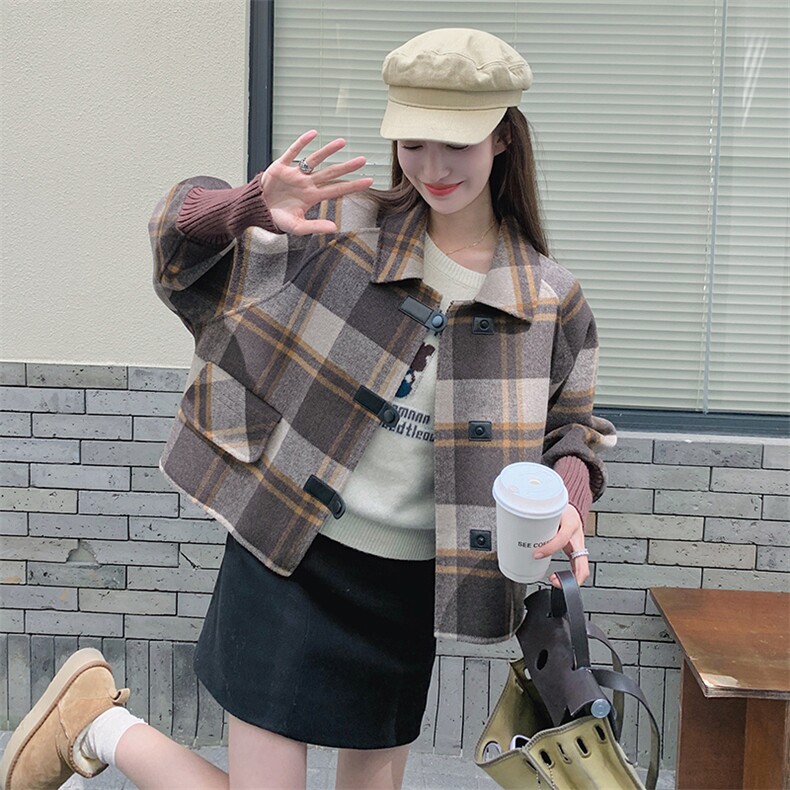美拉德格子拼接毛呢外套女冬季加厚高级感穿搭减龄小个子呢大衣,女装毛呢外套,2C056