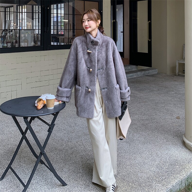 【新款】24冬季毛毛皮毛一体两色可选#665-P240-K348,女装短外套,2C317