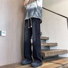 黑色
