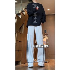 深灰色