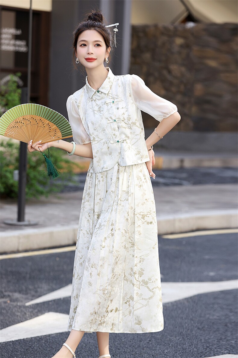 新款2024年夏季时尚新中式提花盘扣半身裙两件套,女装套装/套裙,蓝诺裳