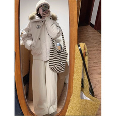 米白色