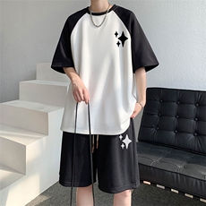黑色