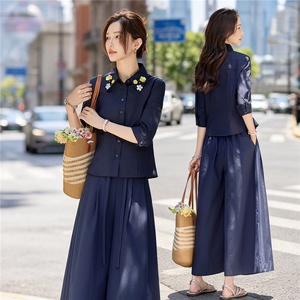 巨好看大方得体裙裤套装女2026夏新款时尚减龄装饰花职场风两件套图片