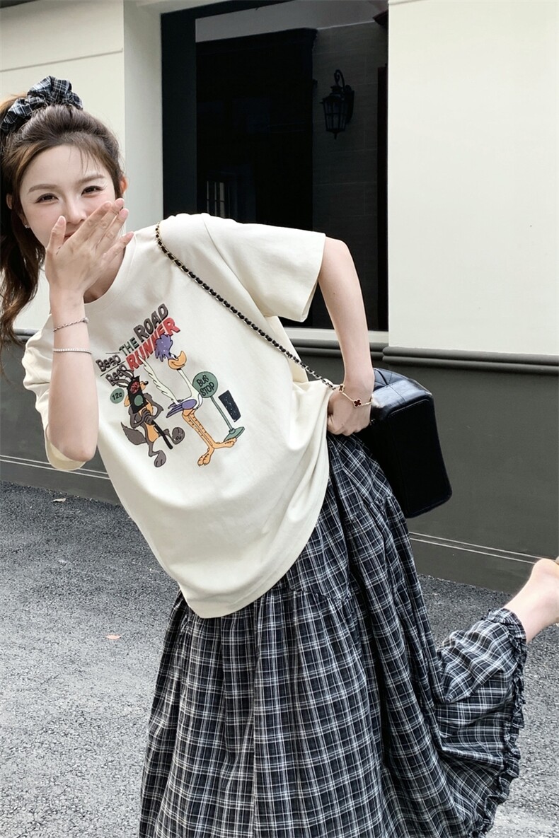 2025夏季新款女装圆领套头卡通印花减龄百搭短袖T恤格子半裙套装,女装套装/套裙,2C218