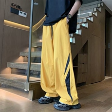 黄色