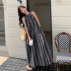复古碎花吊带连衣裙套装女2025夏新款设计感镂空罩衫度假风两件套，女装连衣裙，2C087