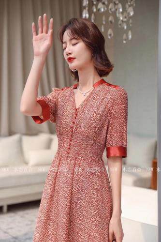 夏装新款连衣裙，女装连衣裙，水恋百合