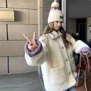 米白色超好看羊羔毛外套2024新款女冬甜美减龄短款皮毛一体棉服