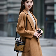 2024秋冬季新款羊毛呢子大衣女中长款宽松大衣，女装双面呢大衣，亿美羊绒