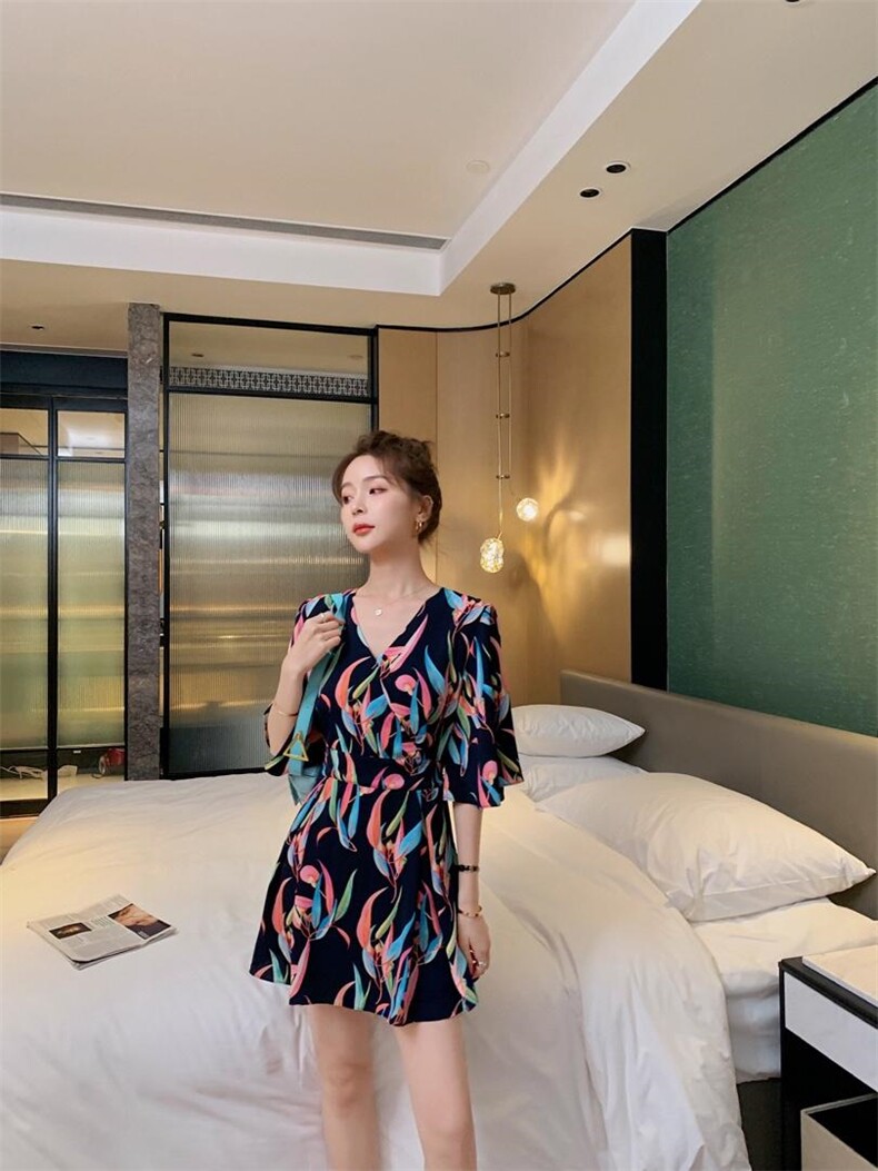 夏季新款连衣裙，女装连衣裙，早颜