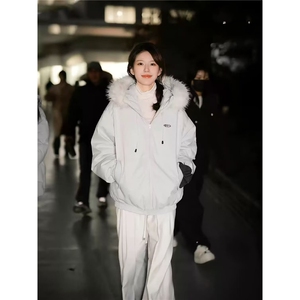 大码绒毛领连帽夹克冲锋衣女2025秋冬新款派克服宽松减龄外套棉服图片