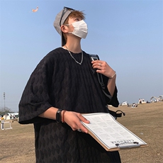 黑色