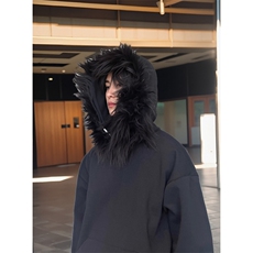 黑色